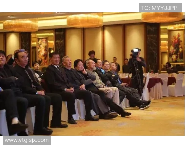 杭州足球队在全国锦标赛中的崛起与突破之路全景回顾 杭州足球队在全国锦标赛中的崛起与突破之路全景回顾